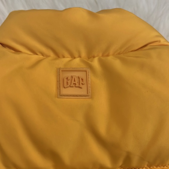 Cute boy's vest, Size 4 years, Yellow color, BabyGAP brand. - Picture 3 of 5